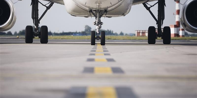 Front view of an aeroplane at an airport